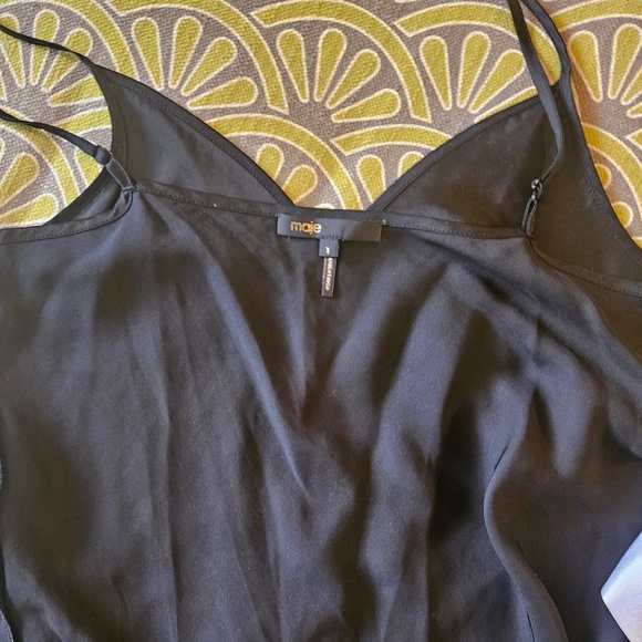 GORGEOUS MAJE LACE GOWN SIZE SMALL - Picture 2 of 5